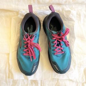 Brooks Cascadia 16 trail runners